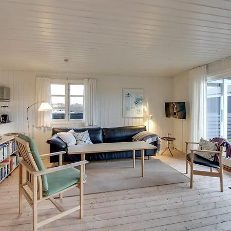 Feriehus Eikka - 600m From The Sea By Interhome