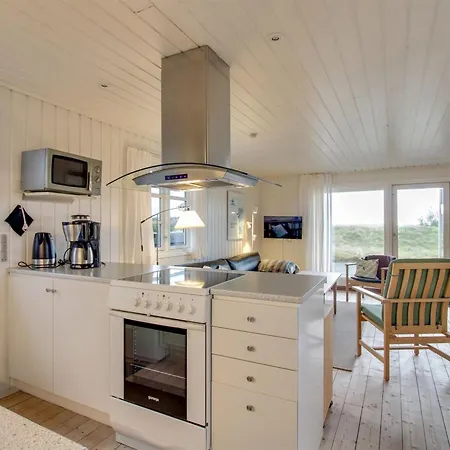 Eikka - 600m From The Sea By Interhome Feriehus *